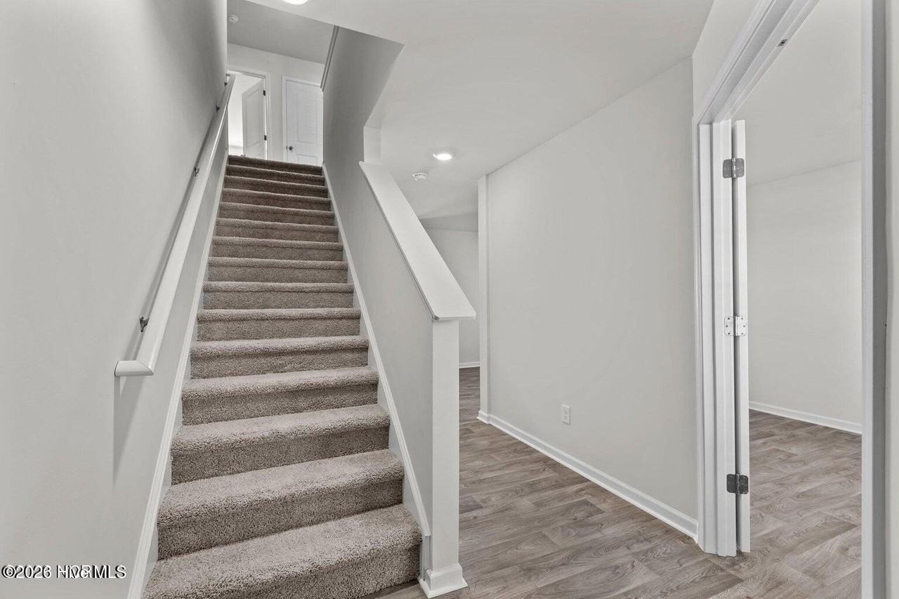 1904 Rolling Meadows Dr - Photo 2 of 29