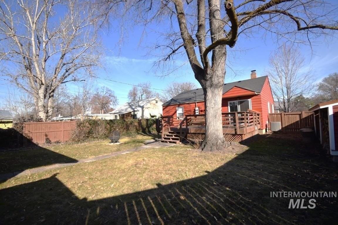 1327 S Leadville Ave - Photo 3 of 18