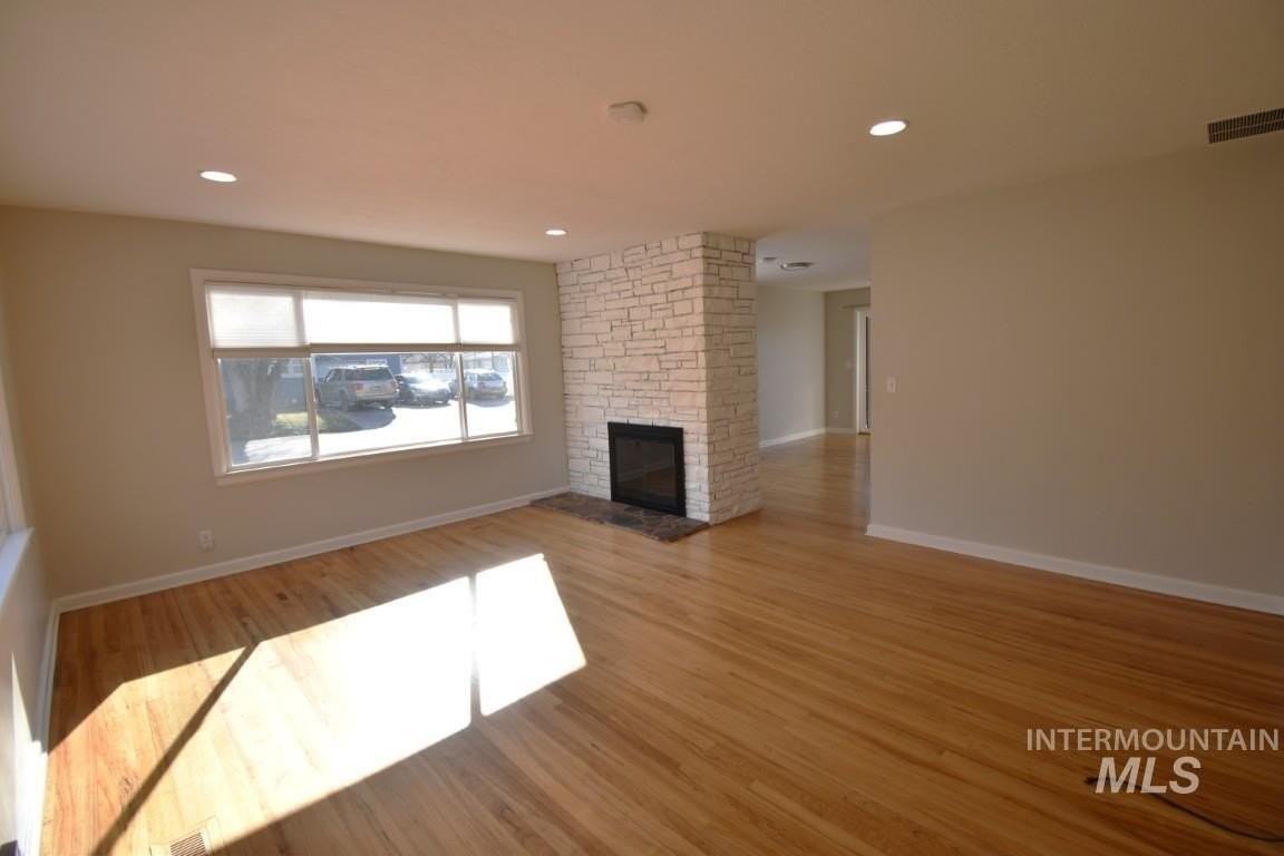 1327 S Leadville Ave - Photo 4 of 18