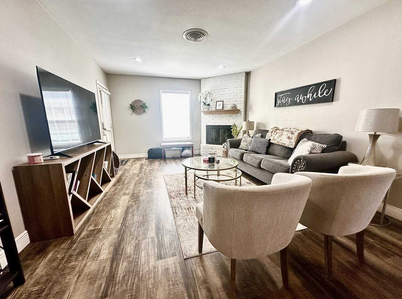 2512 31st St - Photo 6 of 24