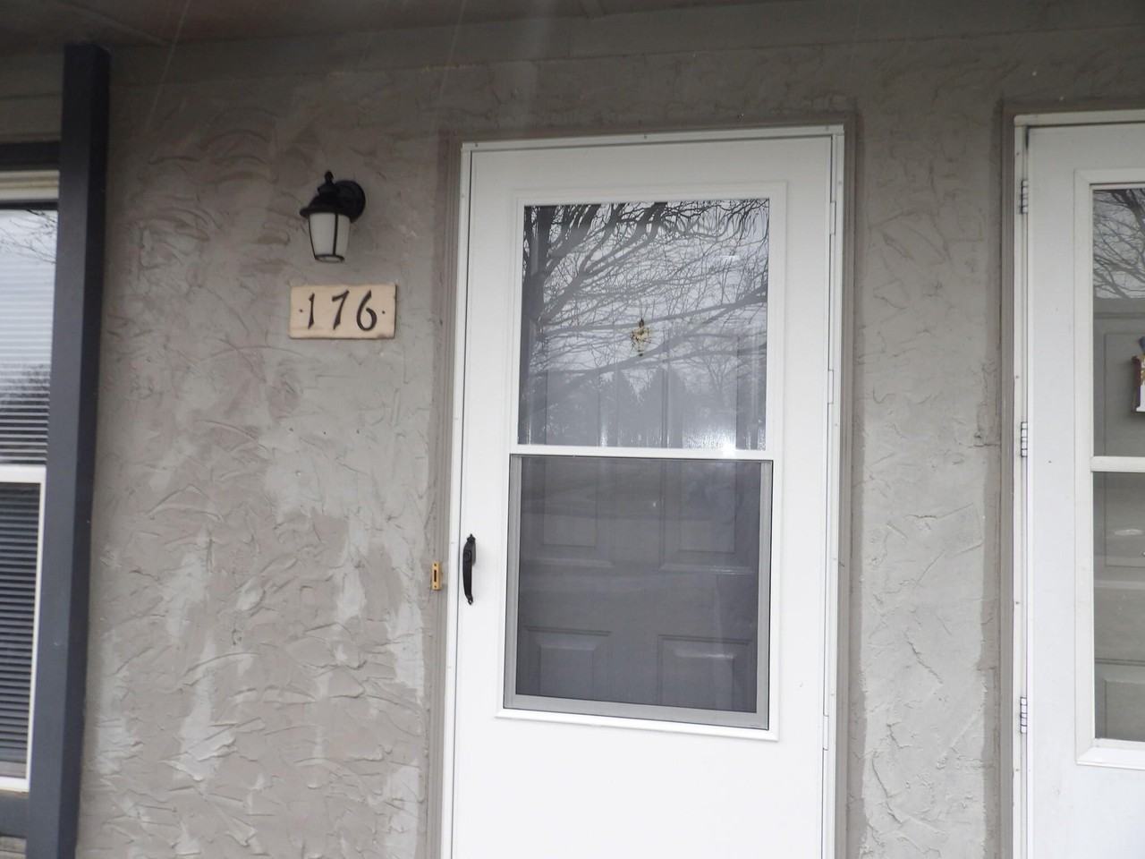 176 Landings Dr - Photo 5 of 50