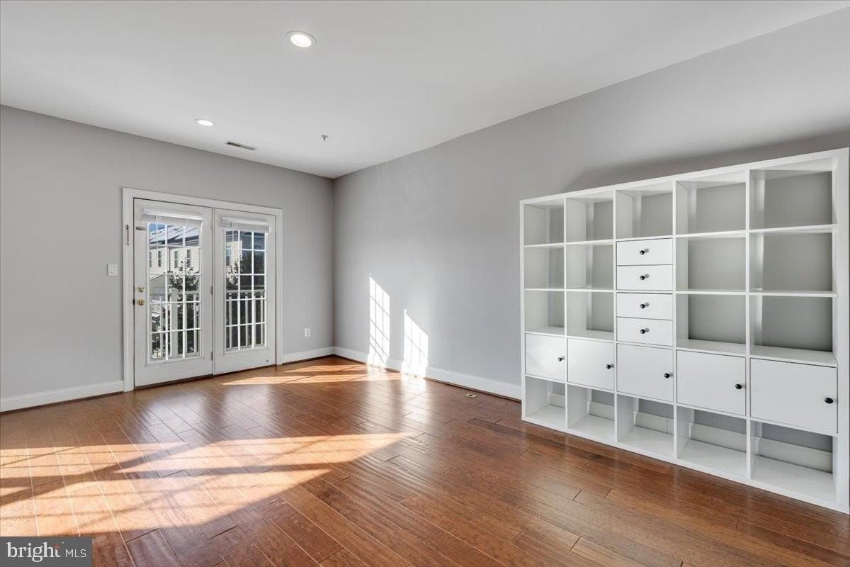 174-A Chevy Chase St - Photo 6 of 34