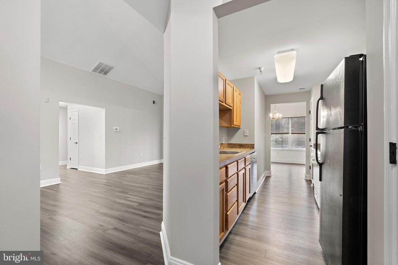 6520 Lake Park Dr - Photo 2 of 24