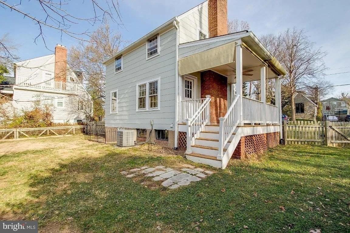 1670 N Longfellow St - Photo 6 of 35