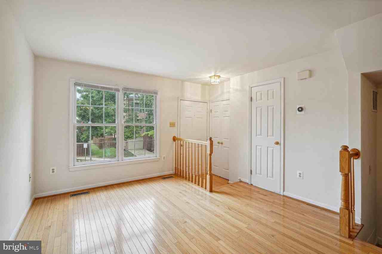 7817 Gum Springs Village Dr - Photo 4 of 30