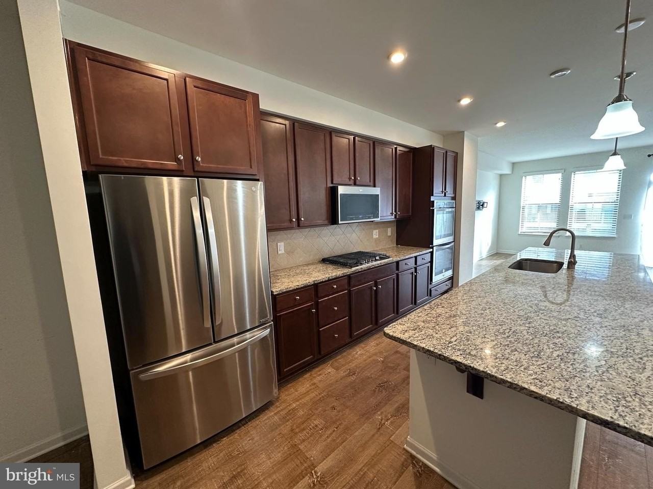 43431 Robey Sq - Photo 6 of 24