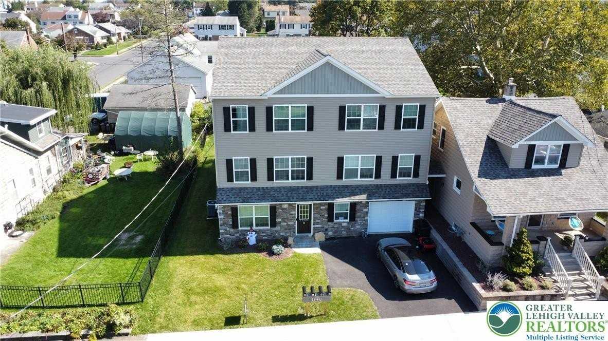 1549 Burkhardt St Apt D #D - Photo 3 of 29