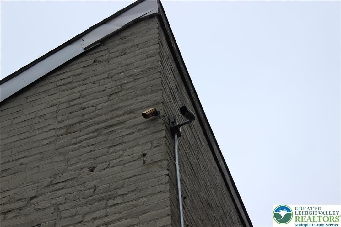 12 W 4th St Apt 4 #4 - Photo 5 of 29