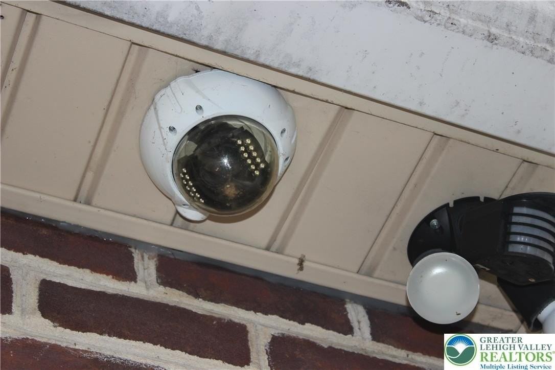 12 W 4th St Apt 4 #4 - Photo 6 of 29