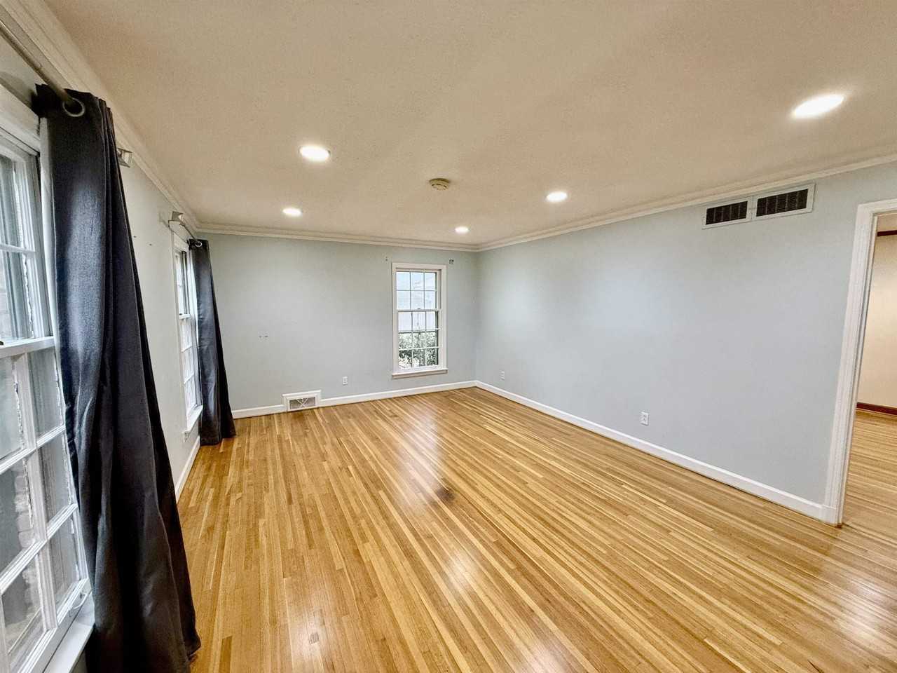 1881 Akerswood Cv - Photo 3 of 19