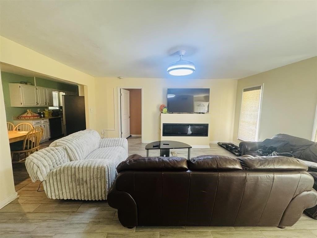 6615 Hartford Dr - Photo 3 of 14