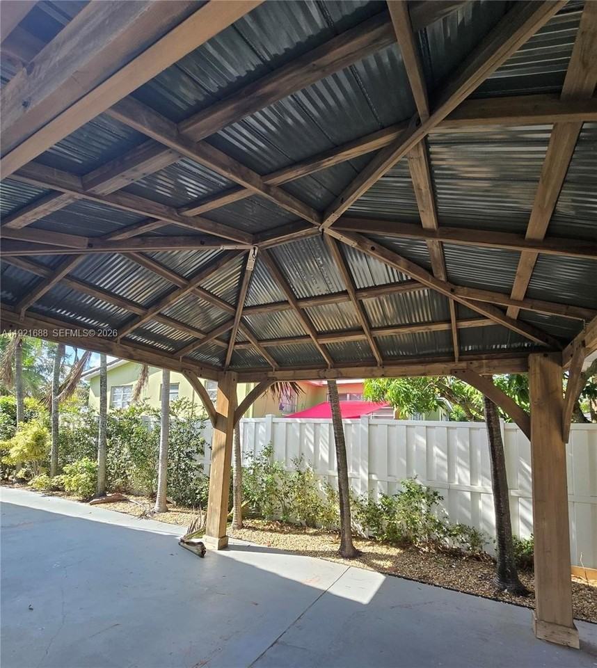 8105 Sw 17th Ter - Photo 6 of 24