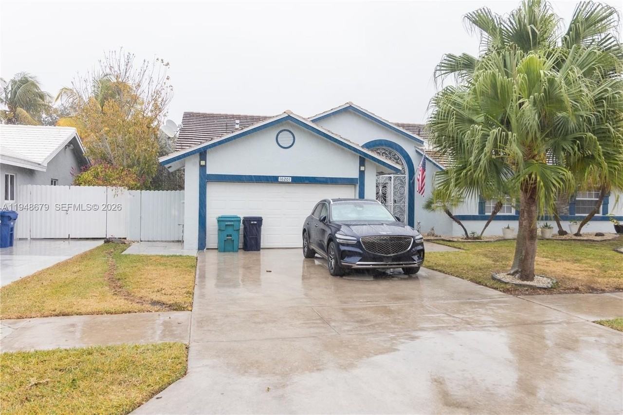 16201 Sw 144th Ct #0 - Photo 2 of 19