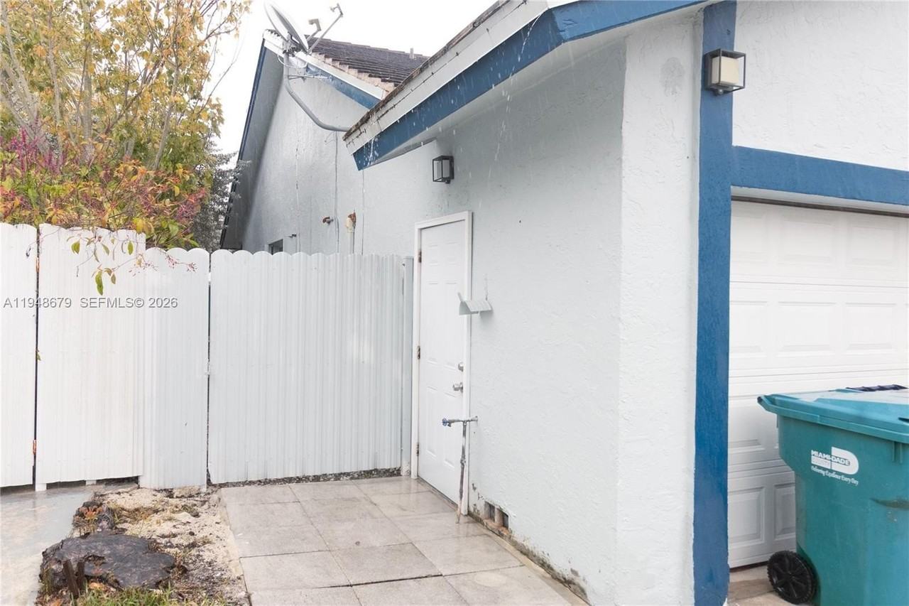 16201 Sw 144th Ct #0 - Photo 3 of 19