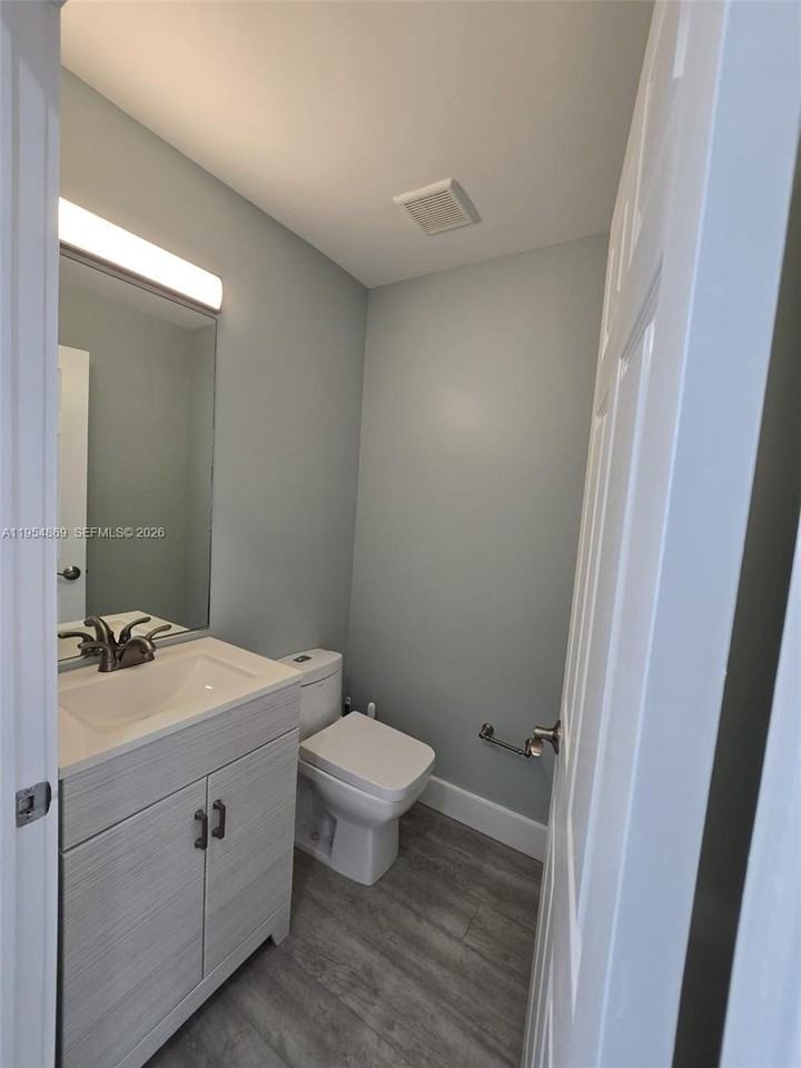 10595 Sw 6th St #1103 - Photo 5 of 30