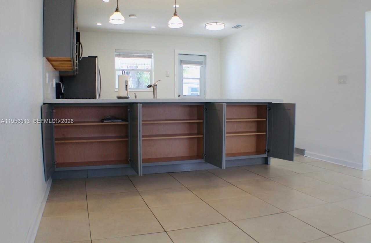 1729 N 16th Ct #1-3 - Photo 4 of 20