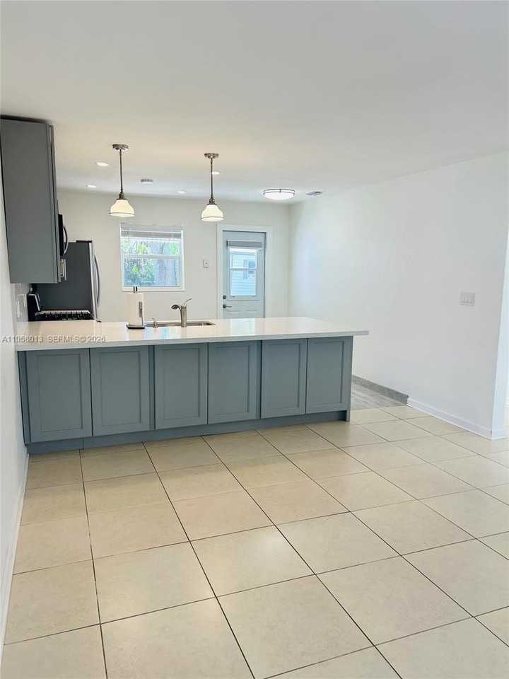 1729 N 16th Ct #1-3 - Photo 6 of 20