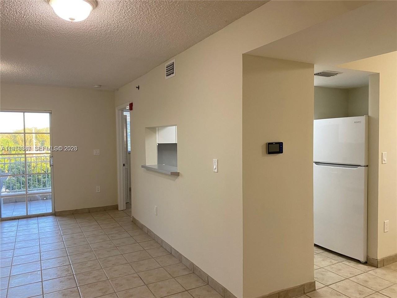 601 Sw 37th Ave #304 - Photo 5 of 19