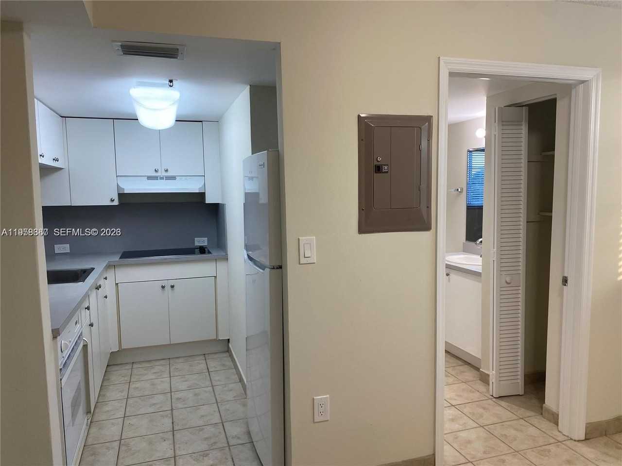 601 Sw 37th Ave #304 - Photo 6 of 19