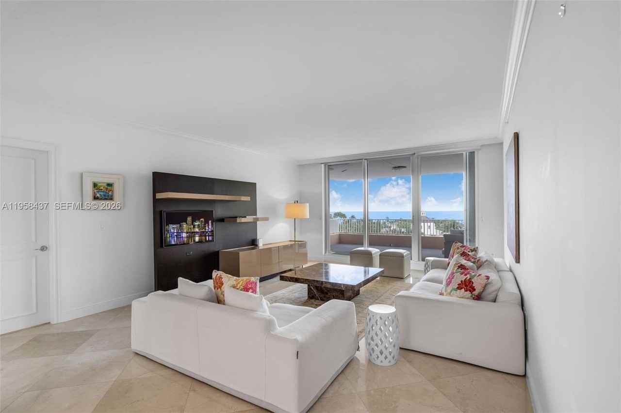 785 Crandon Blvd #702