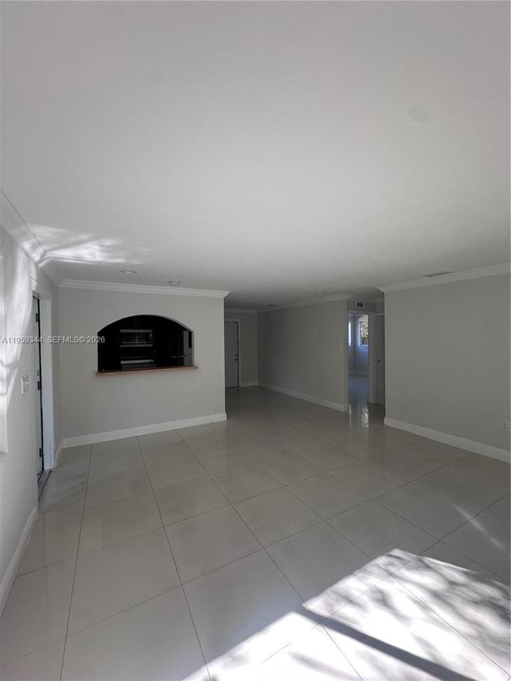 3121 Nw 3rd Ave - Photo 5 of 7