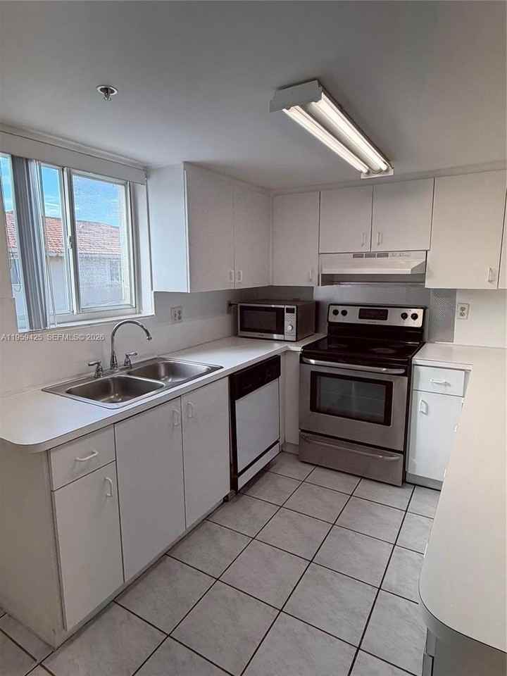 551 Nw 82nd Ave #518 - Photo 6 of 22