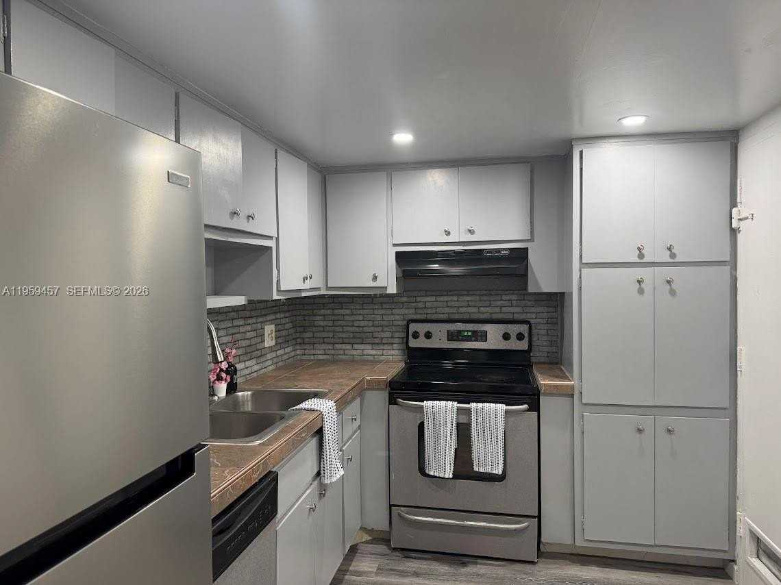 400 Kings Point Dr #706 - Photo 7 of 21