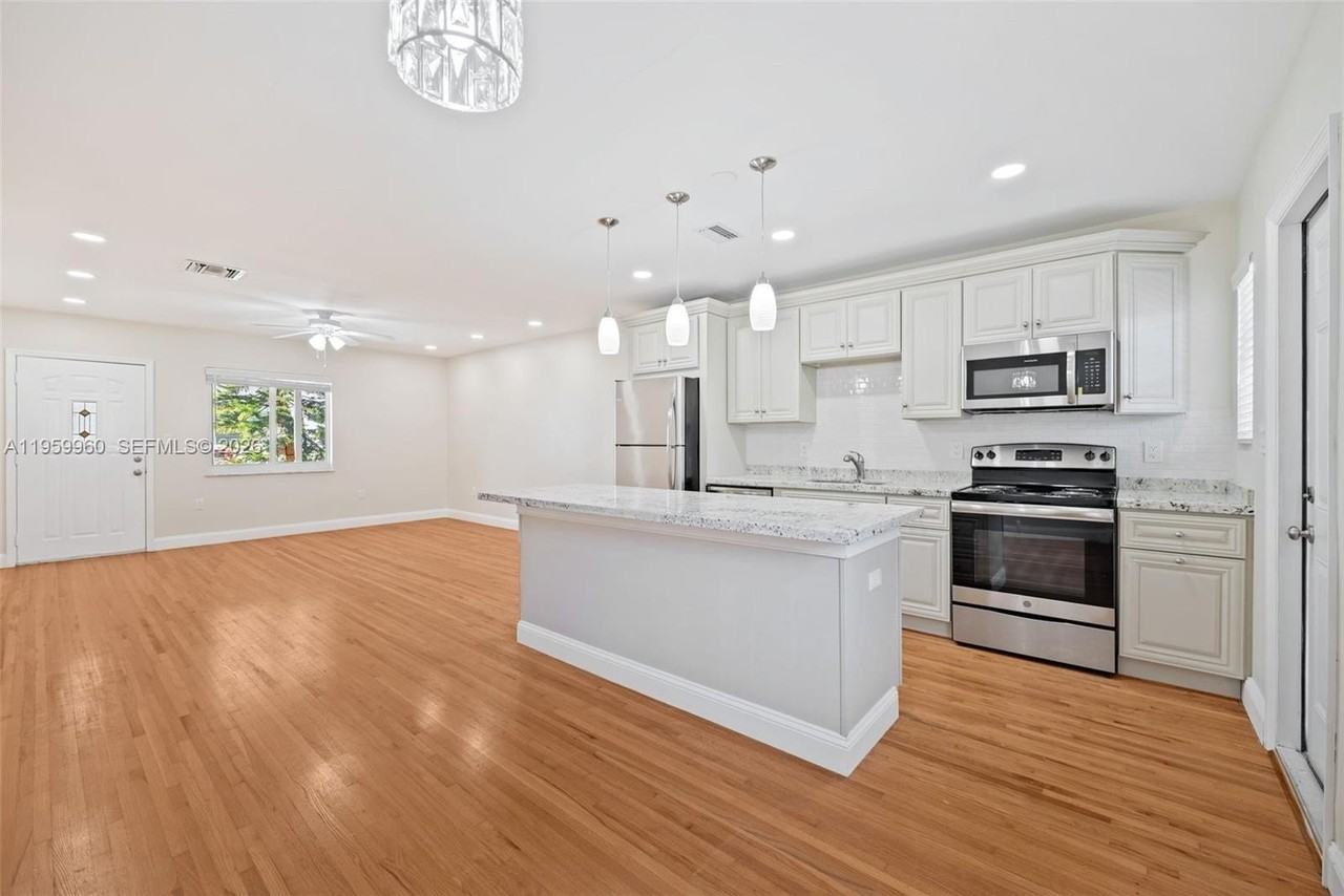 1082 92nd St #2 - Photo 4 of 19