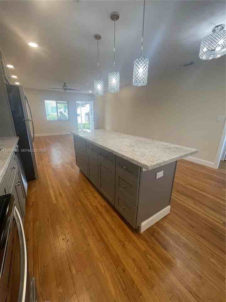 1084 92nd St #3 - Photo 6 of 16