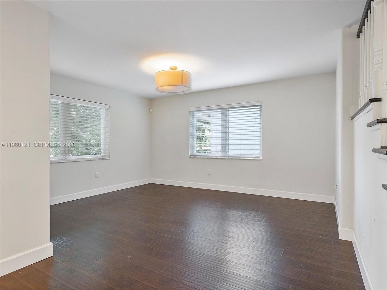 5517 Sardinia St - Photo 5 of 42