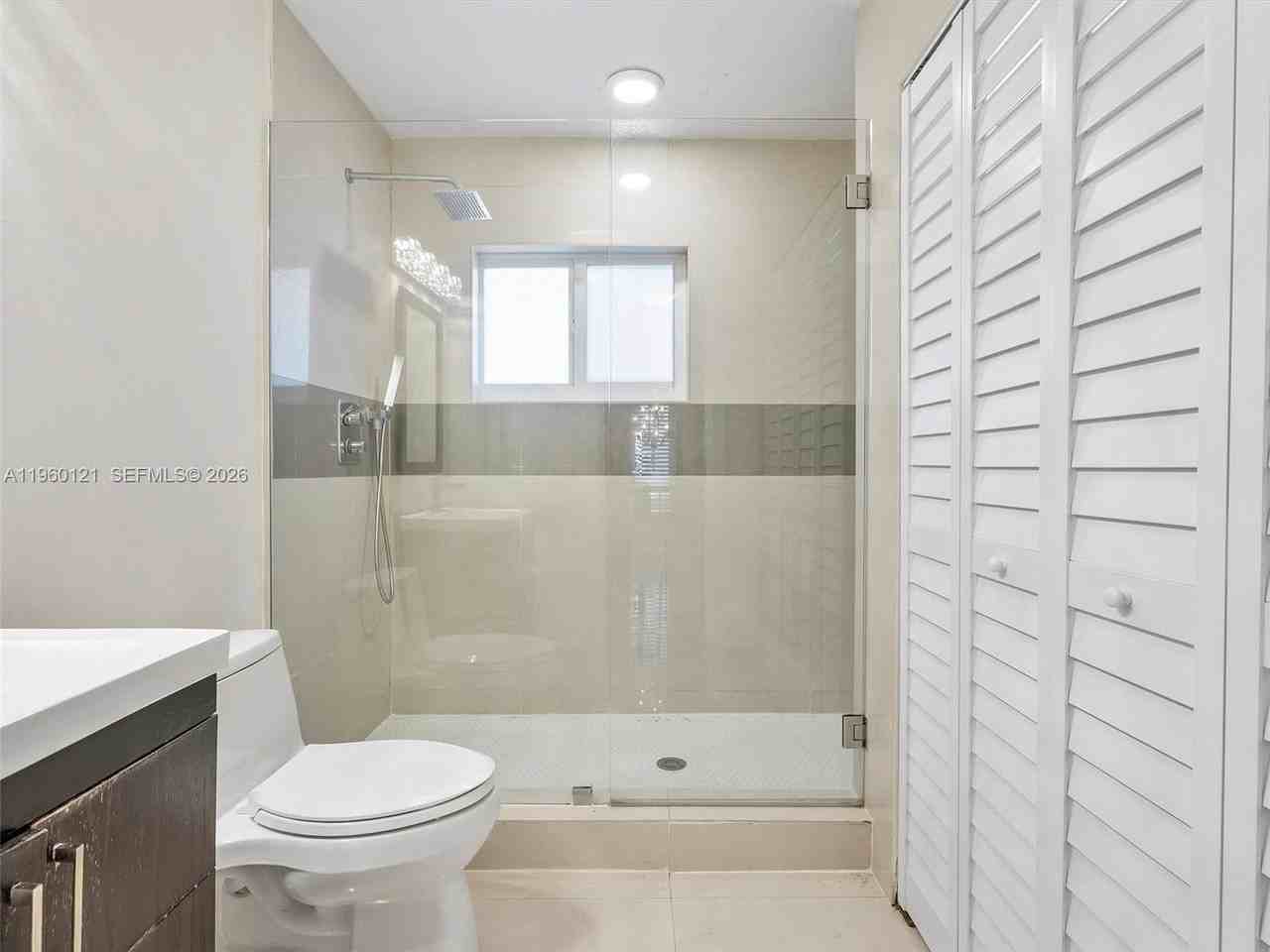 5517 Sardinia St - Photo 6 of 42