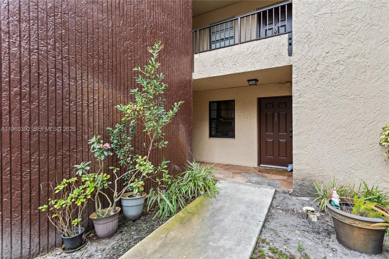 10401 W Broward Blvd #111 - Photo 3 of 50