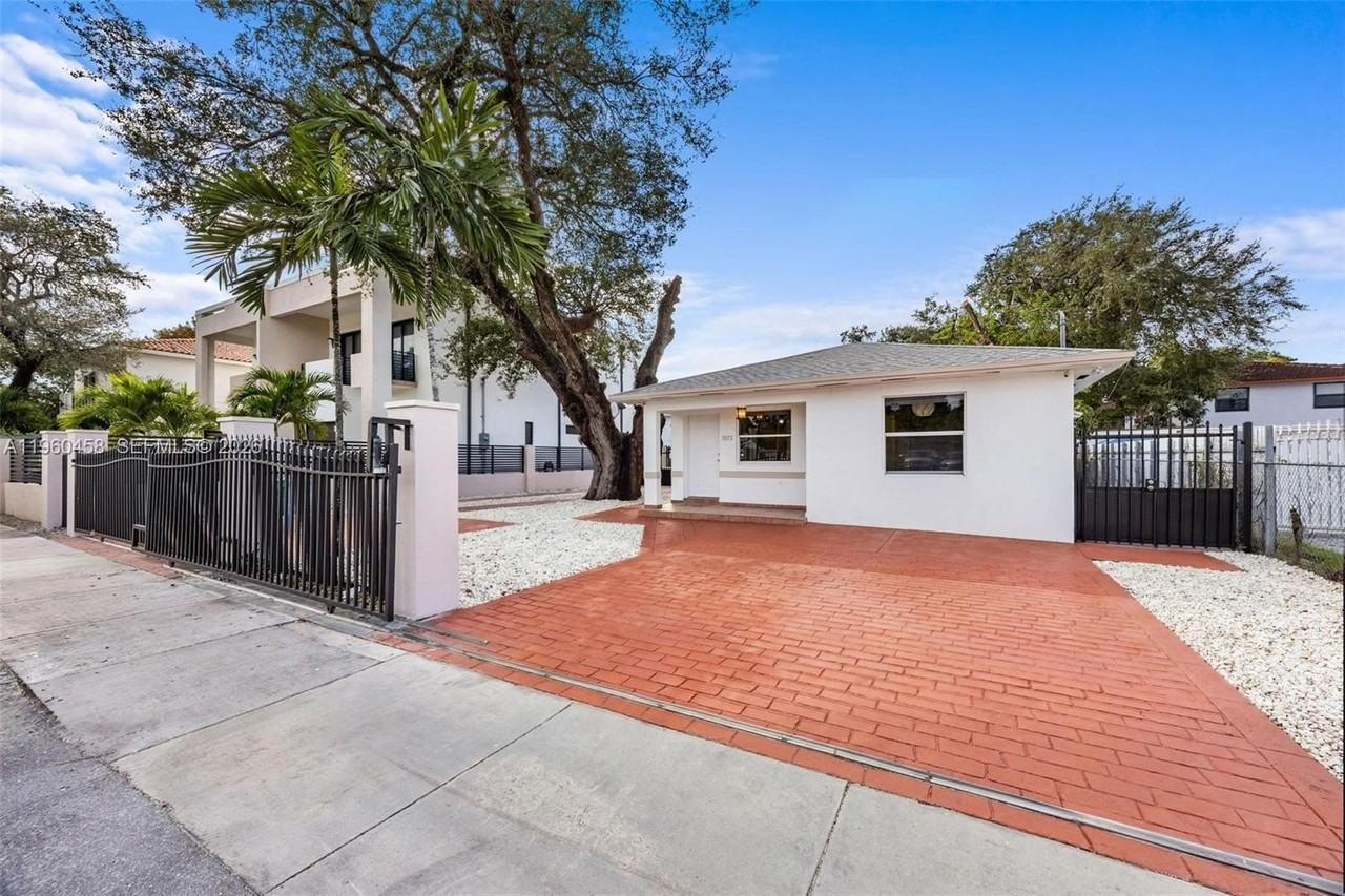 3072 Nw 14th St #A - Photo 3 of 20