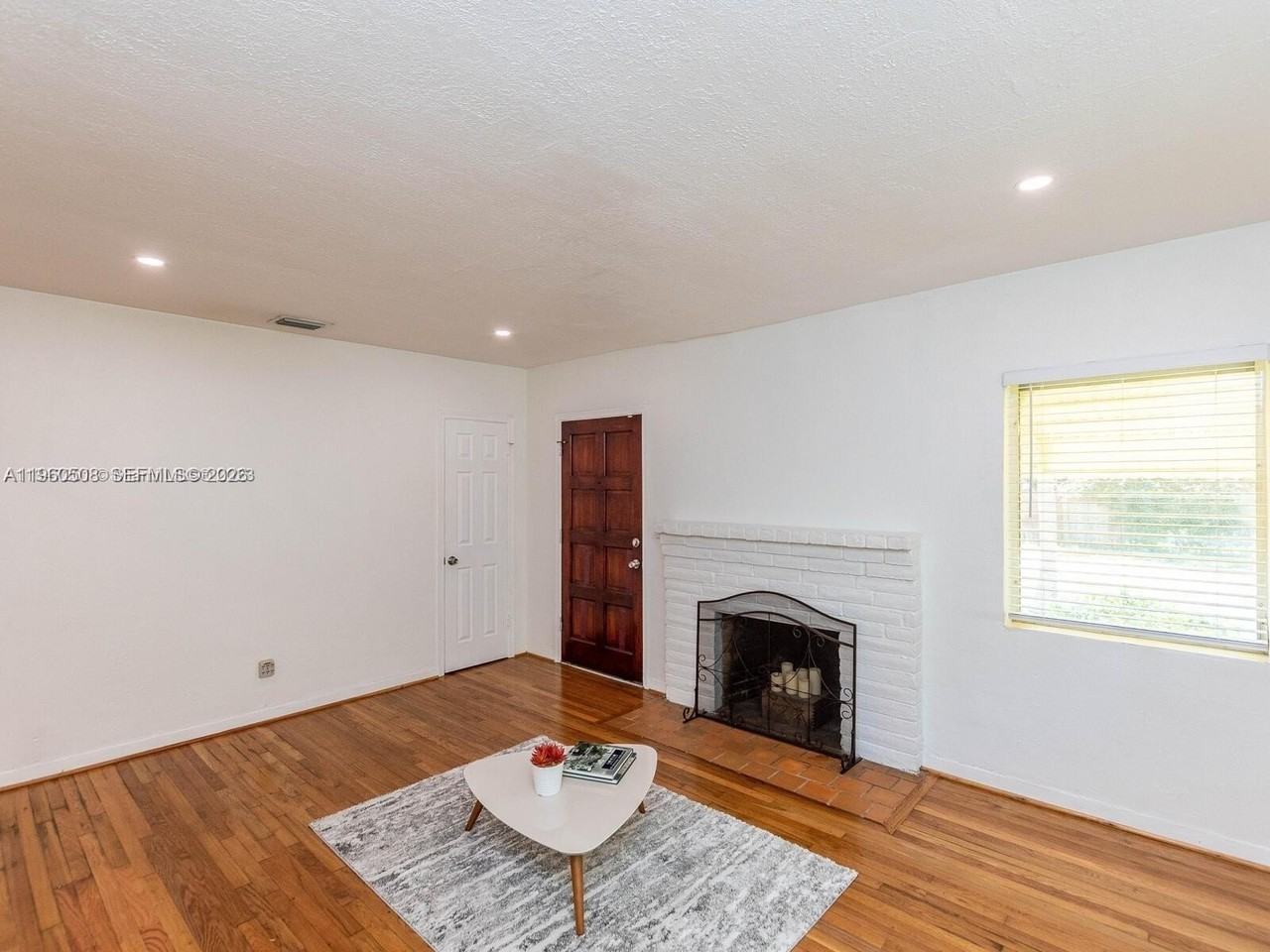 3463 Percival Ave - Photo 5 of 14