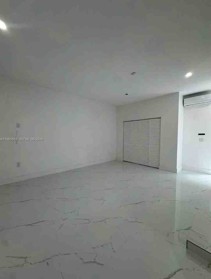 16034 Sw 61st Ln #2 - Photo 7 of 10