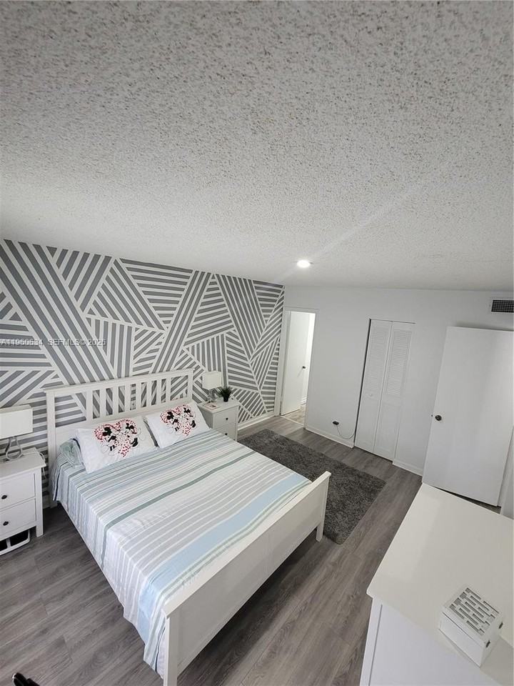 1560 Mckinley St #104W - Photo 6 of 13