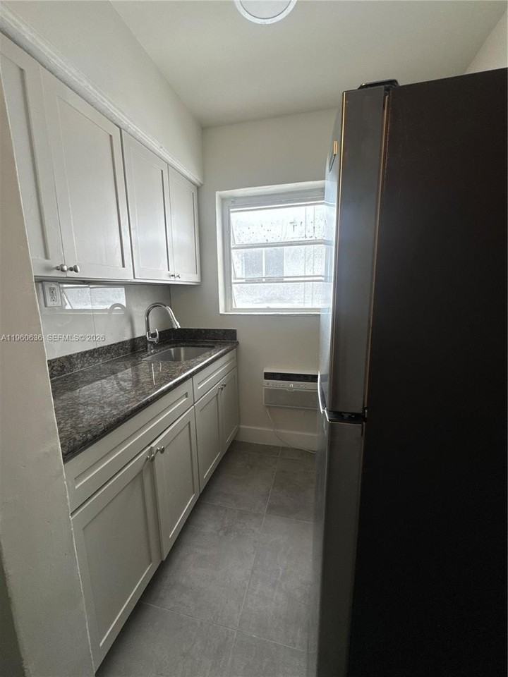 1965 Calais Dr #9 - Photo 3 of 12