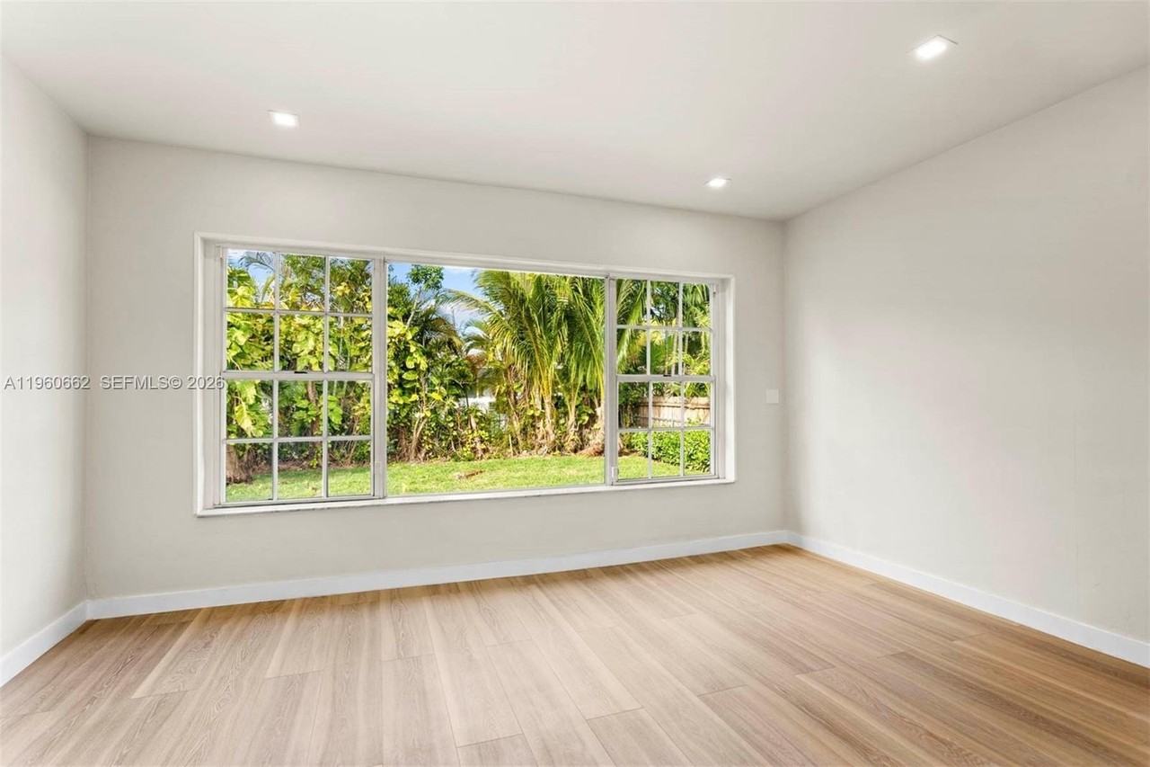 9132 Froude Ave - Photo 7 of 24