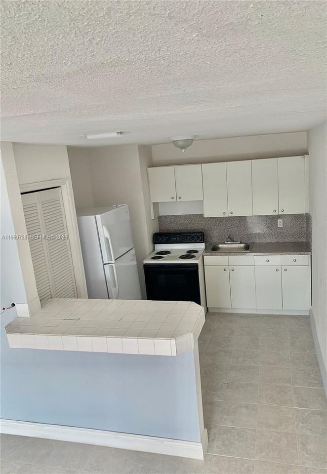 22365 Sw 115th Ct #4 - Photo 2 of 4