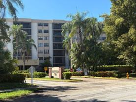 900 Ne 195th St #702 - Photo 1 of 1