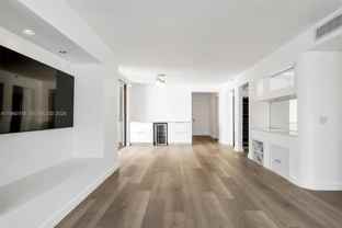 6061 Collins Ave #7A - Photo 1 of 1