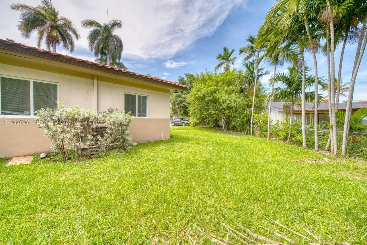 14885 Ne 7th Ave #14883 - Photo 5 of 32