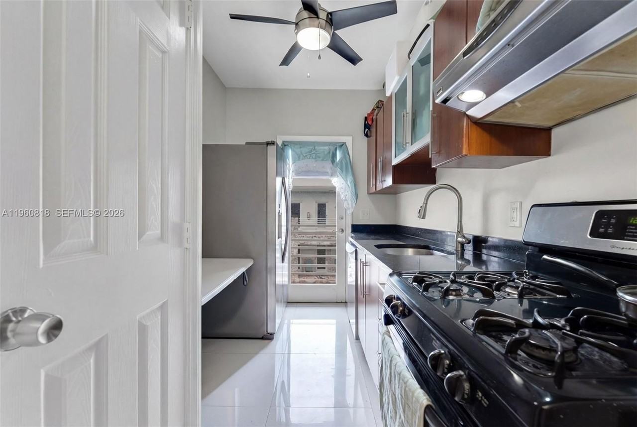 320 85th St #15 - Photo 2 of 13