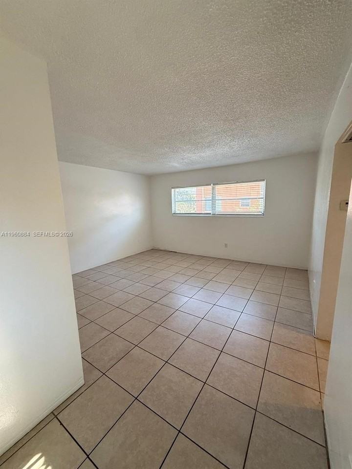 16851 Ne 18th Ave #212 - Photo 3 of 7