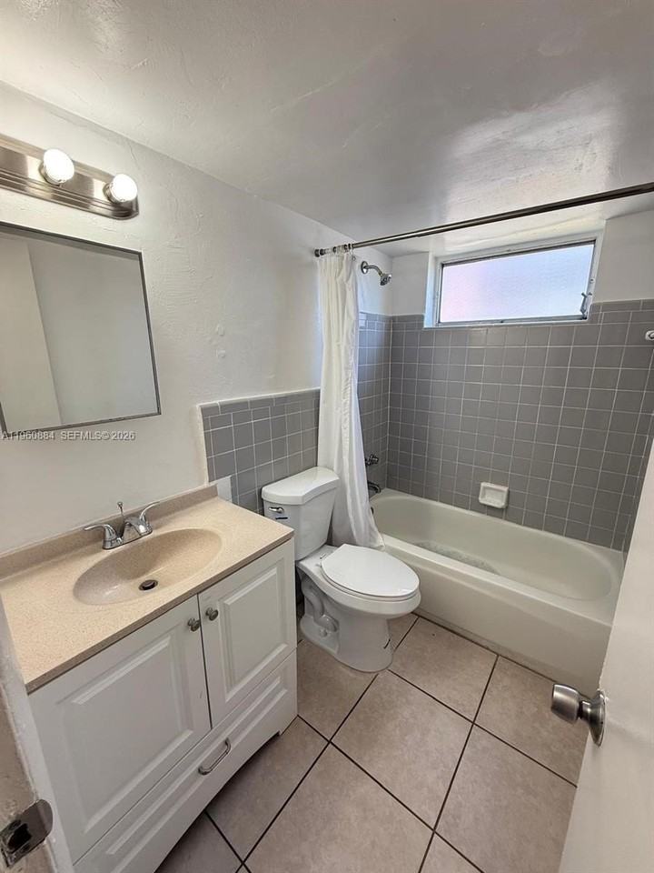 16851 Ne 18th Ave #212 - Photo 6 of 7