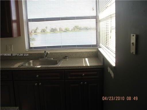 809 Hamilton Dr #809D - Photo 7 of 11