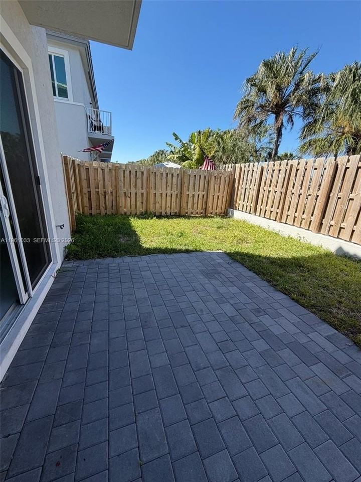 679 Se 13th Street Cir #679 - Photo 7 of 21