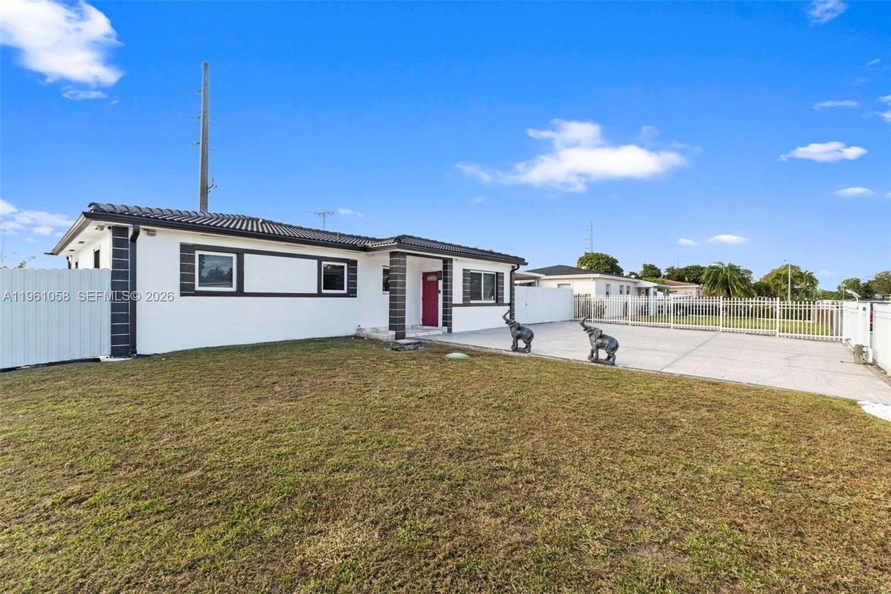 8300 Nw 35th Pl #0 - Photo 3 of 41