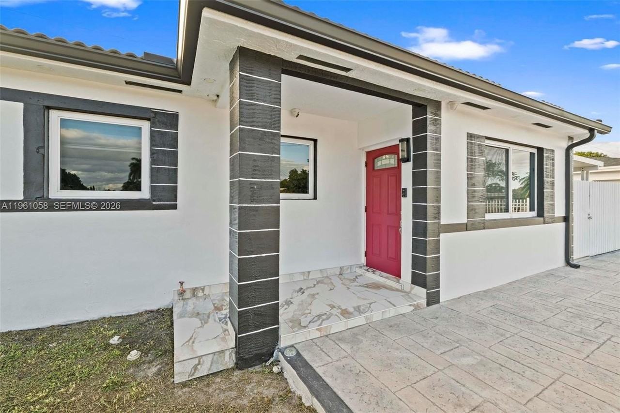 8300 Nw 35th Pl #0 - Photo 5 of 41