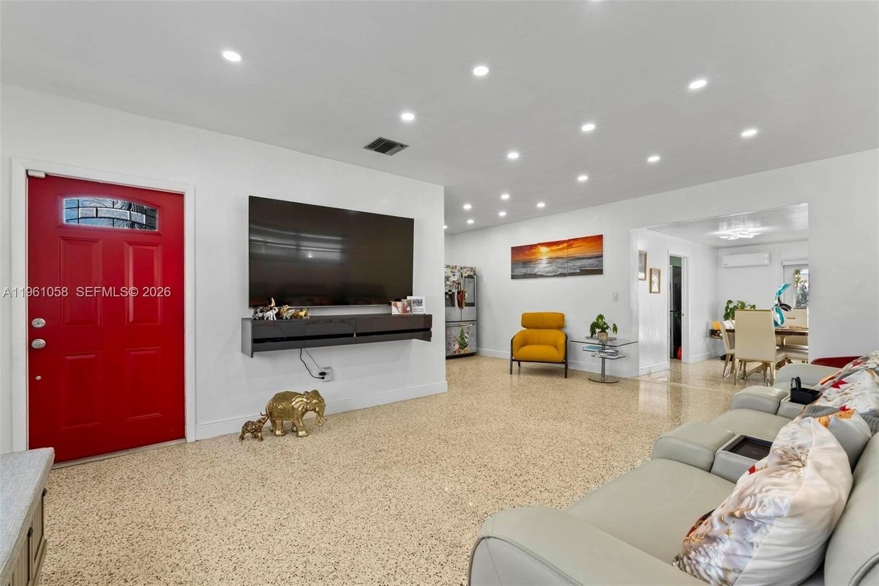 8300 Nw 35th Pl #0 - Photo 7 of 41